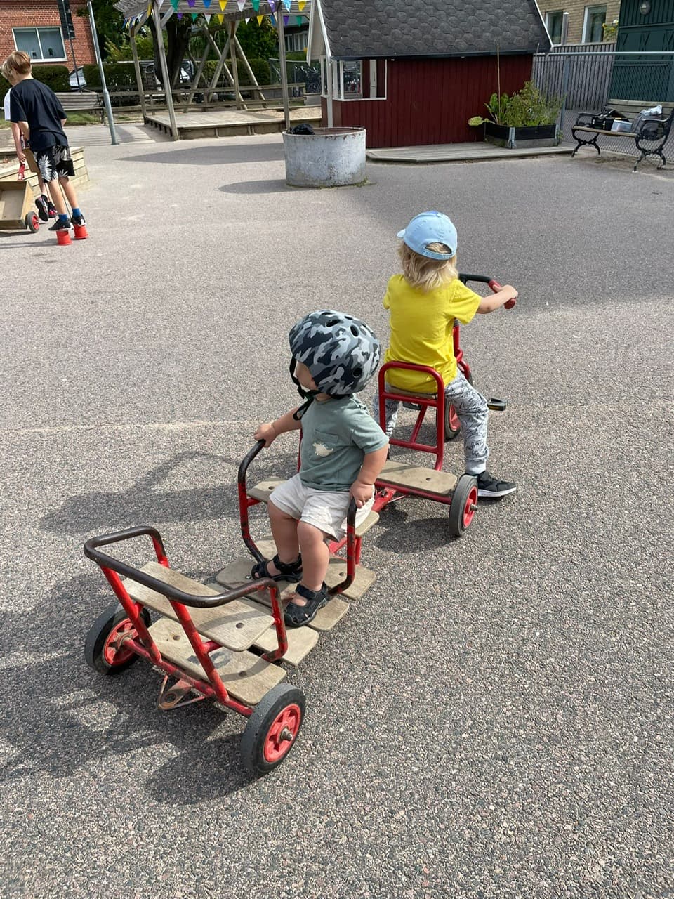 Children playing outdoors, from Näktergalen’s website